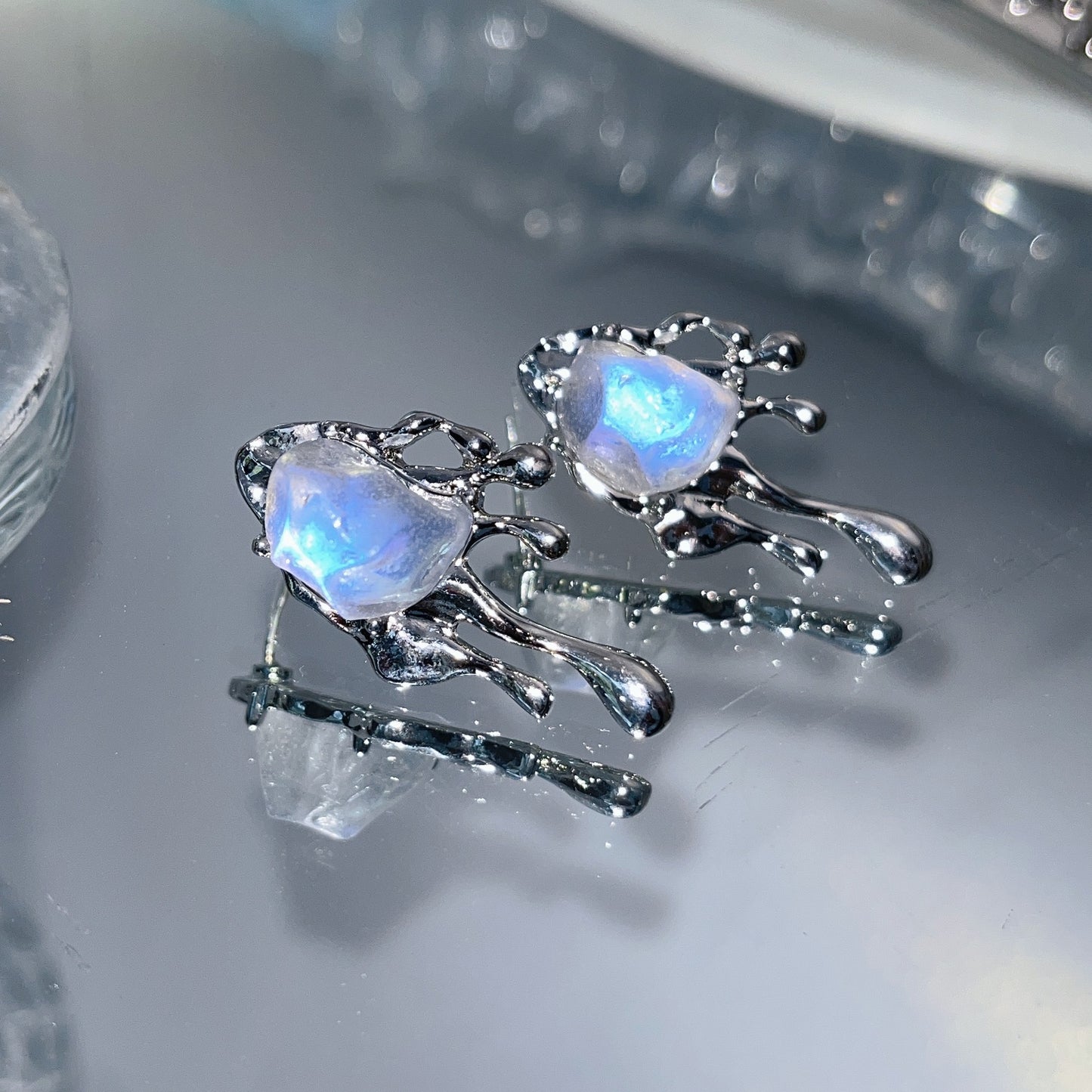 Iris Pearl Earrings