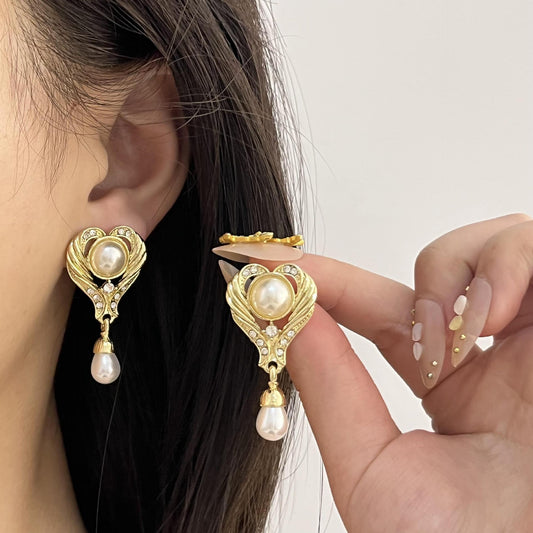 Hedda Vintage Pearl Earrings