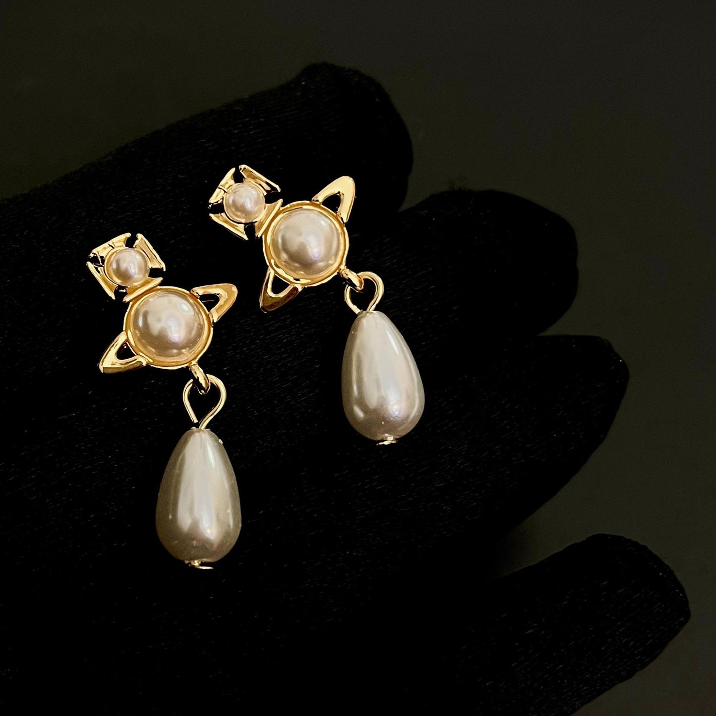 Donna French Vintage Pearl Earrings