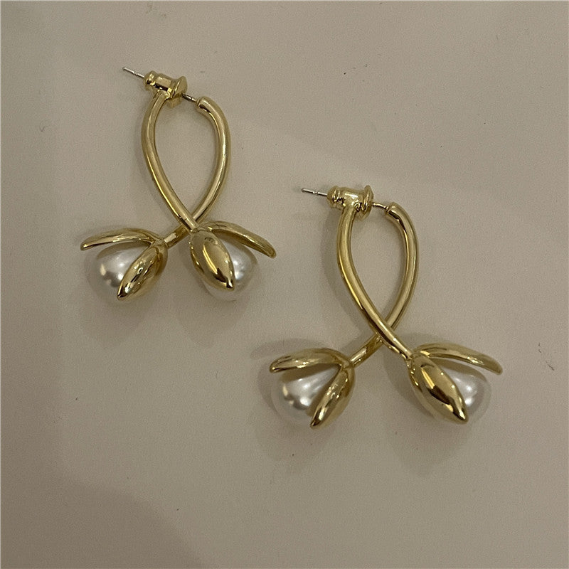 Hannah Pearl Flower Earrings